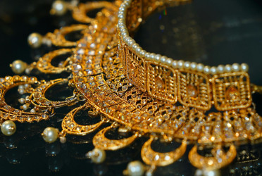 Gold falls to Tk2,55,616 per bhori