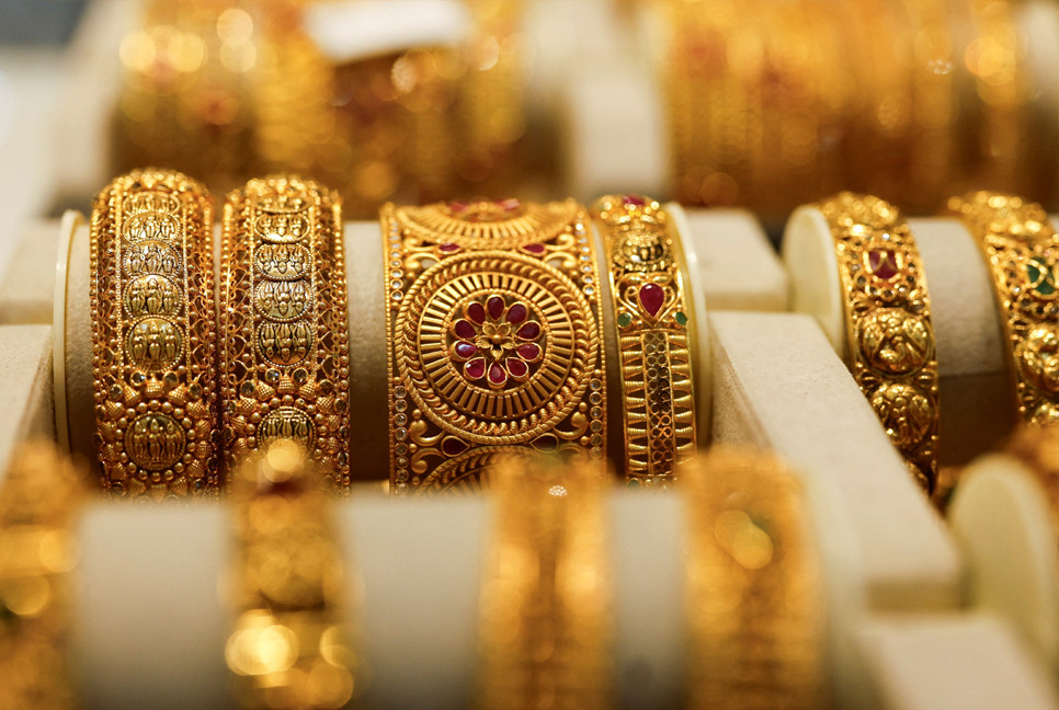 Gold price goes up again hours after plunge