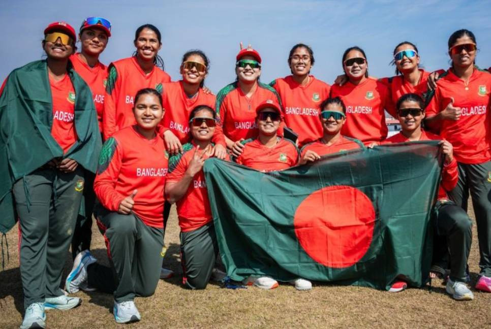 Bangladesh cruise to seventh win as Nigar hits fifty