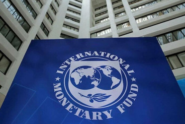 IMF warns against easing funds to weak banks