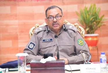 16 police officers injured in clashes with protesters: DMP