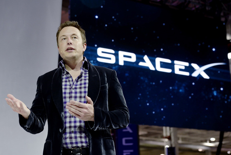 SpaceX prioritizes lunar 'self-growing city' over Mars project: Musk