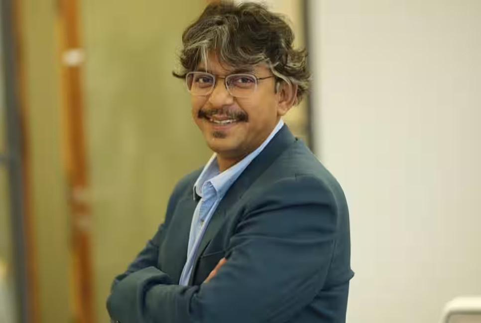 Chanchal makes Tollywood playback debut with ‘Shekor’