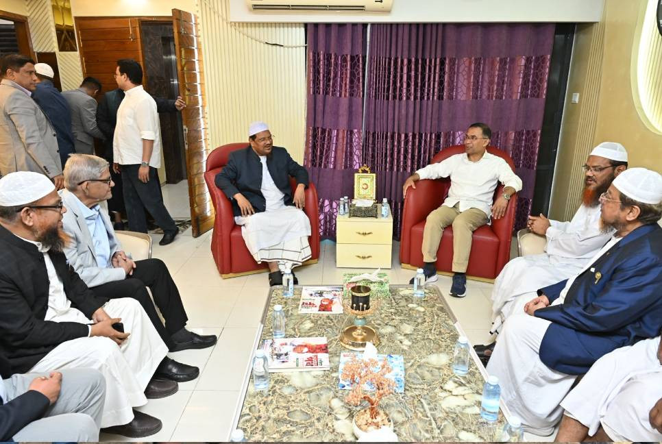 Tarique visits IAB Ameer Rezaul Karim’s residence