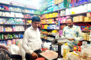 ‘1 taka profit shop’ idea brings Ramadan relief to shoppers