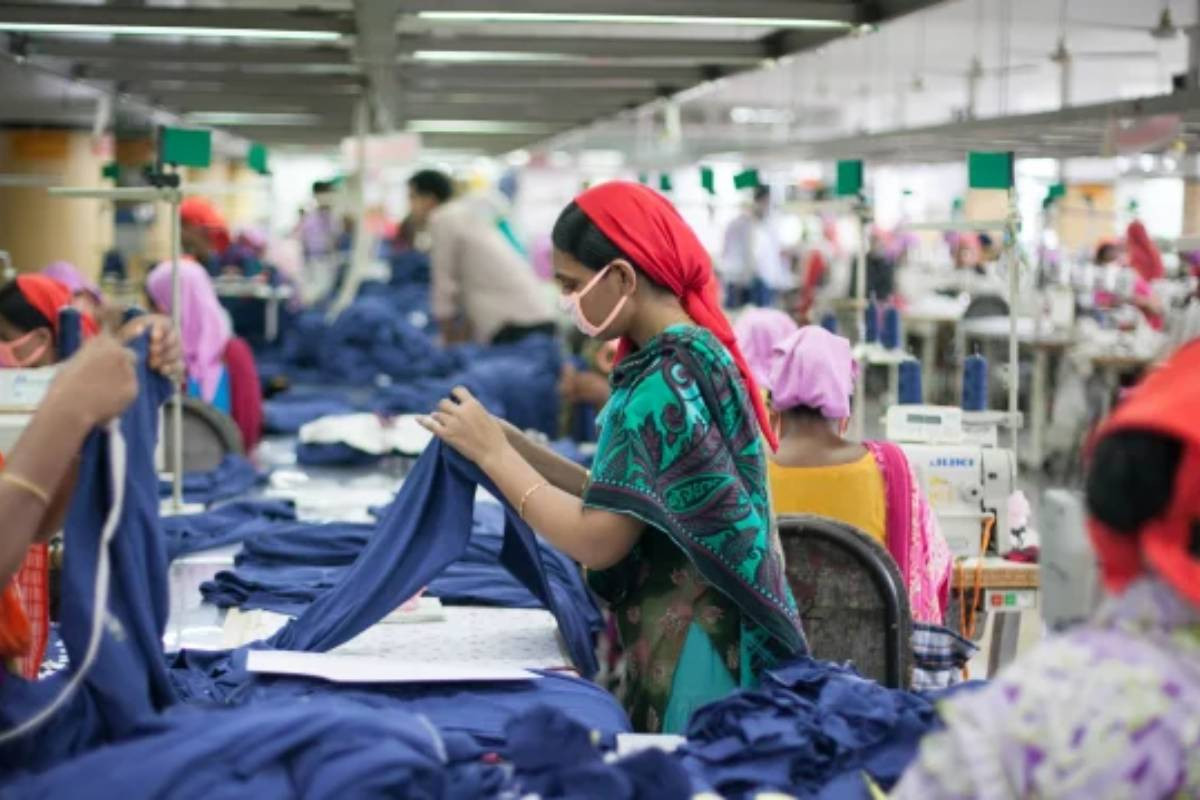 BB announces loan facility for export-oriented industries to pay February wages