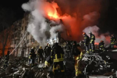 Russia launches missile, drone barrage on Ukraine, killing 6