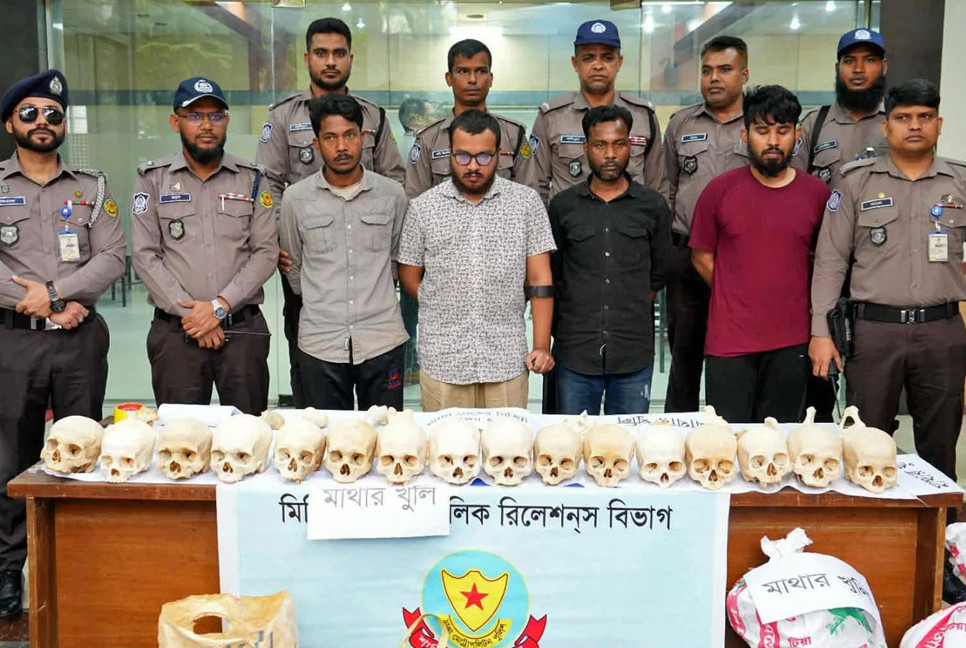 4 arrested with 47 skulls, huge bones in Dhaka