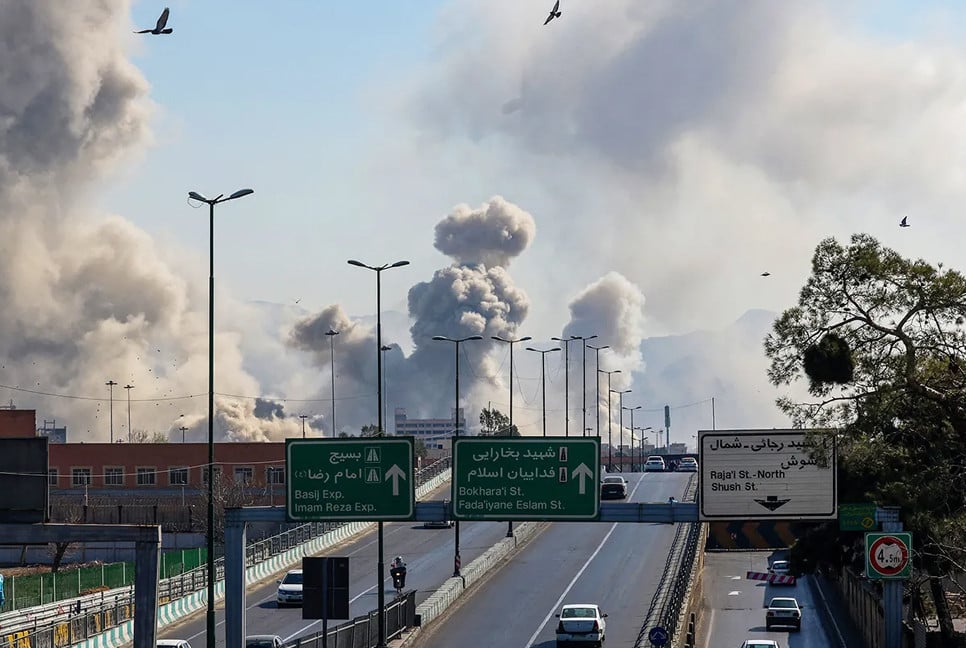 Iran launches new wave of strikes