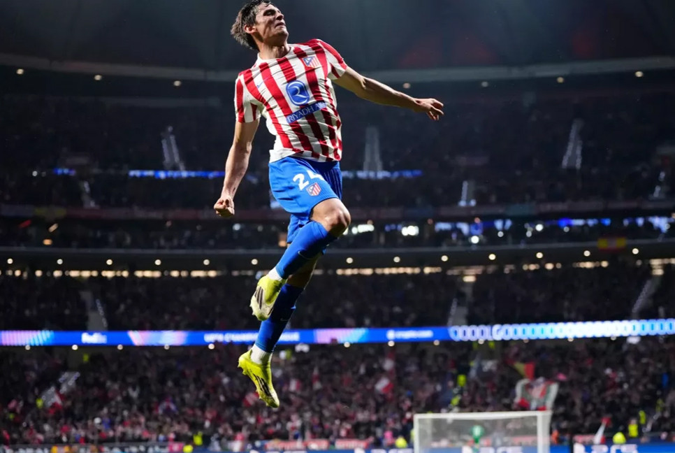 Bayern, Atletico win big in Champions League; Liverpool beaten, Barcelona rescued late