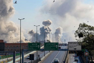 Iran launches new wave of strikes