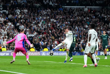 Valverde hat-trick gives Real Madrid 3-0 win over Man City
