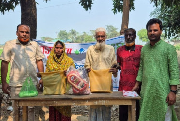 Muezzin Nur Islam receives Eid gifts from Shuvosangho