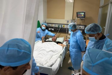 PM Tarique visits Mirza Abbas at hospital