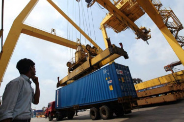 Chattogram Custom House to auction 378 containers of unclaimed goods