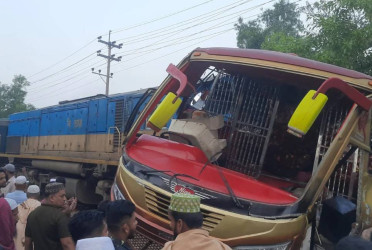 Two gatekeepers suspended over Cumilla train-bus collision