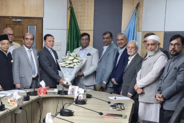 APUB delegation meets UGC chairman