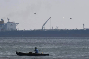 Russian oil arrives as Philippines battles ‘energy emergency’