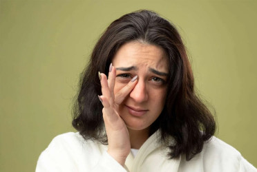 Morning puffy eyes an early warning sign of kidney