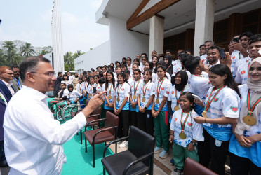 Don't involve in politics during sports life, PM urges athletes