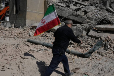 Iran launches new wave of strikes targeting Israel, US bases