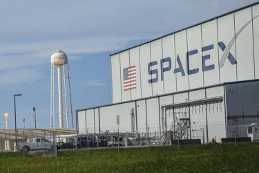SpaceX files for IPO, sources say, eyeing record valuation