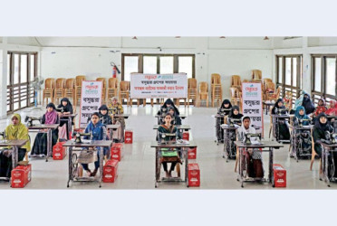 Bashundhara support offers new hope for poor women in Naogaon