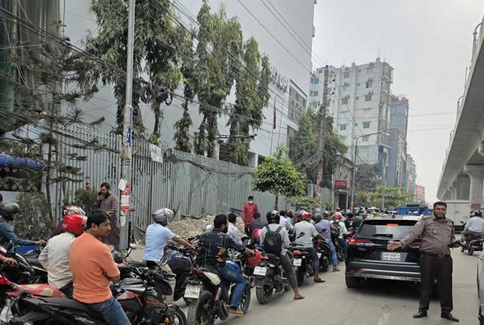Fuel queues paralyse Dhaka streets