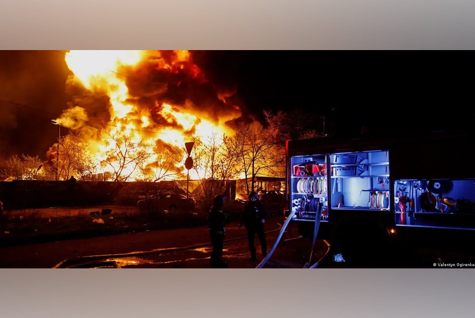 Russian barrage kills 17 across Ukraine