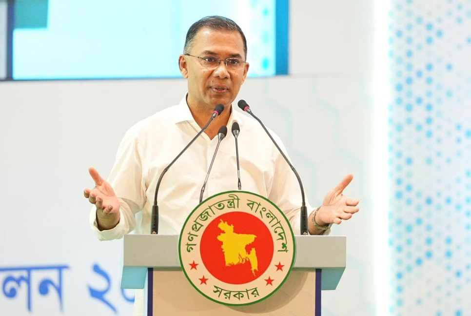PM announces recruitment of 100,000 health workers
