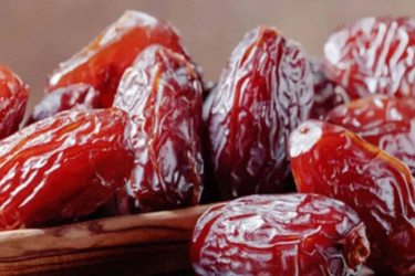 Benefits of eating dates on an empty stomach