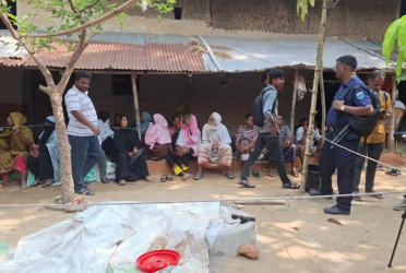 Four members of a family found throats slit in Naogaon