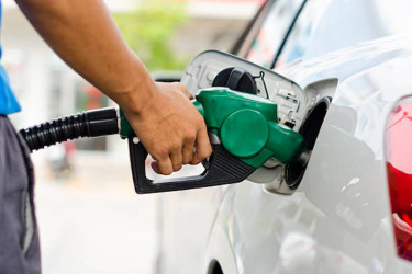 Fuel supply normalizing at Dhaka petrol pumps as queues ease