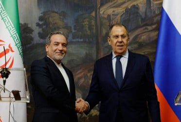 Iran foreign minister leaves Pakistan, heads to Russia for more talks