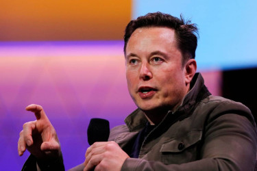Musk claims OpenAI was his idea, says executives “looted” charity mission