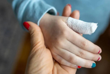 Australian mother jailed for faking son’s cancer to fund lavish life