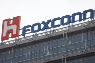 Foxconn launches second-gen satellites via SpaceX Falcon 9