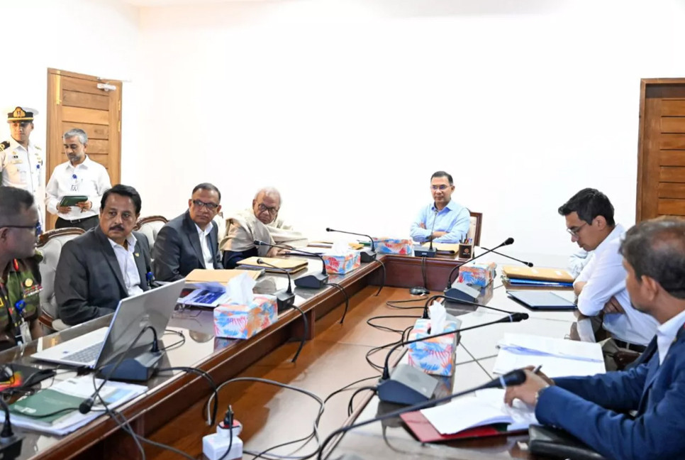 PM holds meeting on closed textile and jute mills