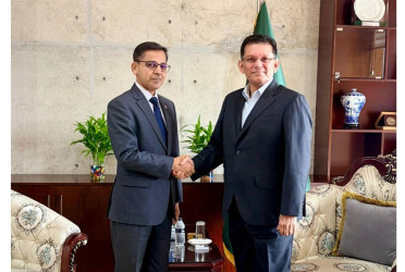 Indian high commissioner pays farewell call on foreign minister