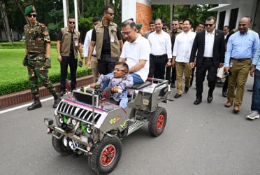 PM praises college student Wakimul’s smart car