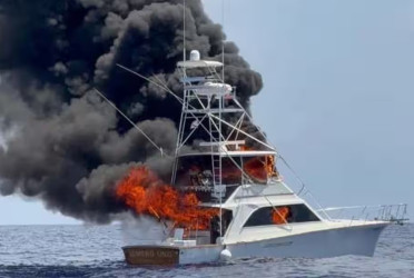 At least 11 injured in 'boat explosion' near Miami's popular Haulover Sandbar