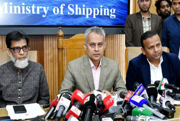 Govt taking all steps to ensure hassle-free Eid travel: Minister