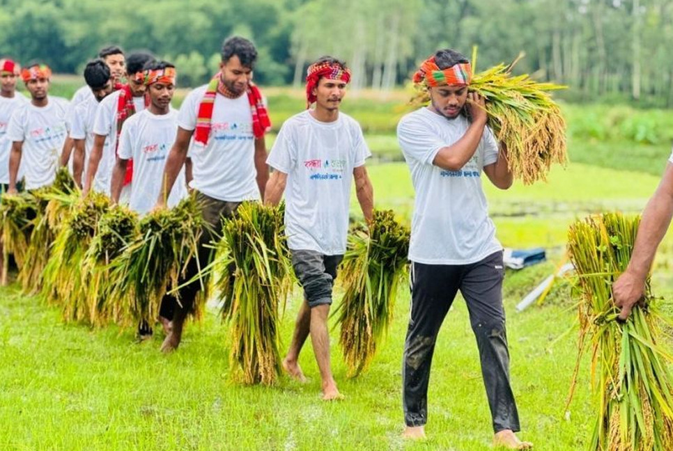 Shuvosangho assists farmers as sudden rise in river water threatens paddy fields