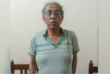 Ex-DG of foreign ministry held at Lalmonirhat border