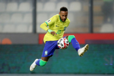 Neymar dismisses 'nonsense' criticism, says fit for World Cup