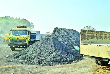 Coal transport in grip of 'syndicate'
