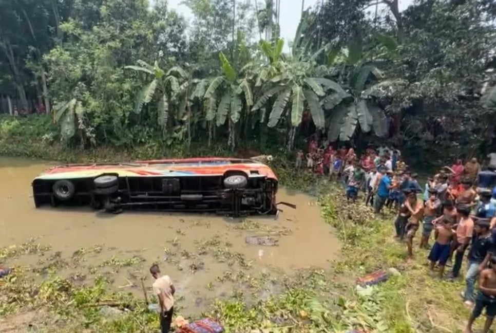 4 killed as bus falls into roadside ditch in Kushtia