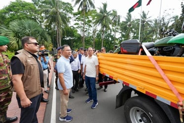 Prime Minister visits sports and EV vehicle exhibition