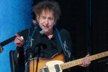 Bob Dylan turns 85 and has been on tour since 2021