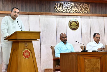 Govt sets unique instance of humane and people-centric politics: Mahdi Amin